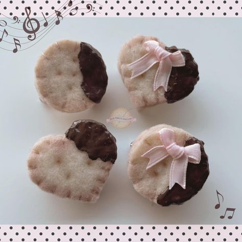 Chocolate biscuit pins 🤎🎼🍪 

Each $16 USD (not sold... - Depop Neapolitan Aesthetic, Felt Pins, Choco Biscuit, Chocolate Girls, Food Accessories, Food Patterns, Pastry Shop, Sweet Chocolate, Handmade Felt