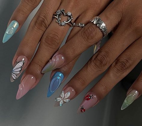 Ladybug Nails, Pretty Nail Designs, Really Cute Nails, Gel Nail Design, Nail Swag, Funky Nails, Gorgeous Nails, Flower Nails, Green Nails