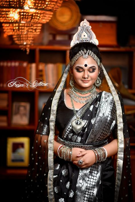 Khush Magazine, Bengali Bride Reception Look, Goddess Makeup, Indian Bride Makeup, Bengali Bridal Makeup, Bridal Makeup Images, Bengali Bride, Asian Bridal Dresses, Indian Bride Outfits