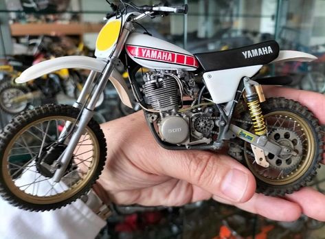 Yamaha Xt500, Bottle Necklace Diy, Motorcycle Model Kits, Toy Motorcycles, Custom Built Motorcycles, Hot Wheels Garage, Model Truck Kits, Yamaha Bikes, Vintage Motocross