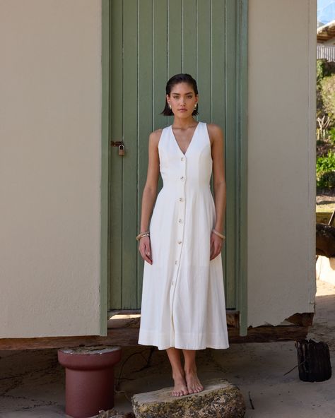 A simple but classic ☁️ The Haze Midi Dress by Staple The Label Shop in store & online Gilda Dress, Layered Jewellery, Paradise Dress, Australia Style, Classic White Dress, White Linen Dress, Designer Maxi Dress, Essential Dress, Effortless Elegance