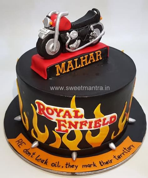 Royal Enfield Cake Designs, Royal Enfield Cake Ideas, Bike Theme Cake, Royal Enfield Bike, Jack Daniels Cake, Bike Cake, Harley Davidson Cake, Bike Cakes, Cakes Fondant