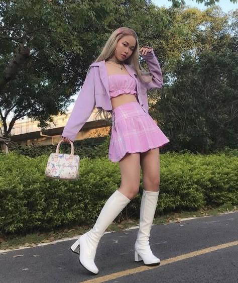 Mode Indie, Purple Outfit, Soft Girl Outfits, Gogo Boots, 2000s Fashion Outfits, White Boots, Pink Outfits, 2000s Fashion, Girly Outfits