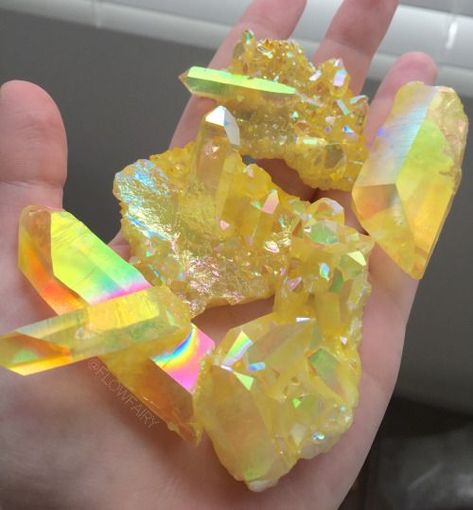 iridescent yellow crystals Unusual color, CVD-MAN created finish Yellow Crystals, Crystal Yellow, Crystal Vibes, Crystal Aesthetic, Yellow Diamonds, Pretty Rocks, Cool Rocks, Crystal Magic, Spring Jewelry