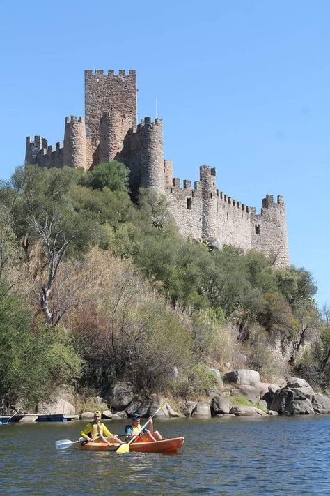 Medieval Almourol Castle Fortress Overlooking the Tagus River in Portugal 🇵🇹 beautiful old Castle Fortress Almourol Castle, Castle Fortress, Old Castle, European Castles, Beautiful Castles, Medieval History, Grand Designs, Beautiful Architecture, Knights