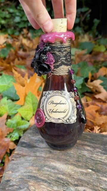 Forest Apothecary, Potion Bottles Halloween, Spooky Crafts, Hades Persephone, Potions Recipes, Forbidden Forest, Magic Bottles, Halloween Labels, Potion Bottles