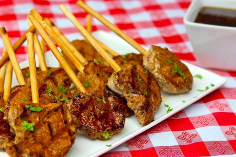 Pork Tenderloin Lollipops, The Ultimate Grab-And-Go Grilled Appetizer Smithfield Pork Tenderloin Recipes, Smithfield Pork Tenderloin, Pork Tenderloin Medallions, Soy Ginger, Grilled Pork Tenderloin, Light Appetizers, Smoked Pulled Pork, Brisket Recipes, Tenderloin Recipes