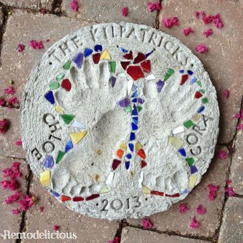 Remodelicious Butterfly Stepping Stone Handmade Fathers Day Gifts, Heart Handprint, Gifts Kids Can Make, Stone Walkways, Handmade Father's Day Gifts, Stepping Stones Diy, Diy Heart, Footprint Art, Stepping Stone