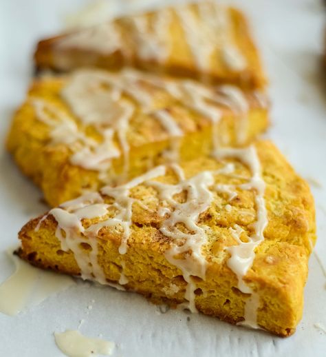 Make delicious Gluten Free Pumpkin Scones with a delicious vanilla glaze. These use pantry style ingredients and are simple to make! Pumkin Scones, Gluten Free Pumpkin Scones, Blueberry Lemon Scones, Gluten Free Scones, Lemon Scones, Pumpkin Scones, Bake Goods, Starbucks Pumpkin, Vanilla Glaze