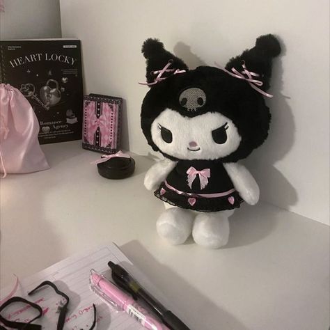 kuromi sanrio aesthetic Kumori Hello Kitty, Hello Kitty Aesthetic Pfp, Sanrio Aesthetic, Kitty Aesthetic, Kuromi Sanrio, Hello Kitty Aesthetic, Aesthetic Pfp, Craft Day, Hello Kitty Wallpaper