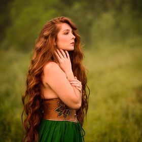 Scarlett O'Hair (scarlettohairofficial) - Profile | Pinterest Scarlett O Hair, Hair Instagram, Beauty Works, Layered Cuts, Female Images, Teen Fashion Outfits, V Shape, Teen Fashion, Redheads