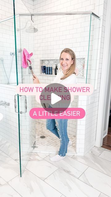 Shower Cleaning Tools, Cleaning Bathrooms, Shower Cleaning Hacks, Deep Clean Bathroom, Cleaning Home, Household Help, Clean Tile Grout, Clean Bathtub, How To Clean Mirrors