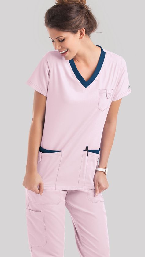 Scrub Suit Design, Work Dresses Professional, Medical Scrubs Fashion, Chic Work Outfit, Healthcare Uniforms, Stylish Scrubs, Scrub Style, Medical Scrubs Outfit, Scrubs Uniform