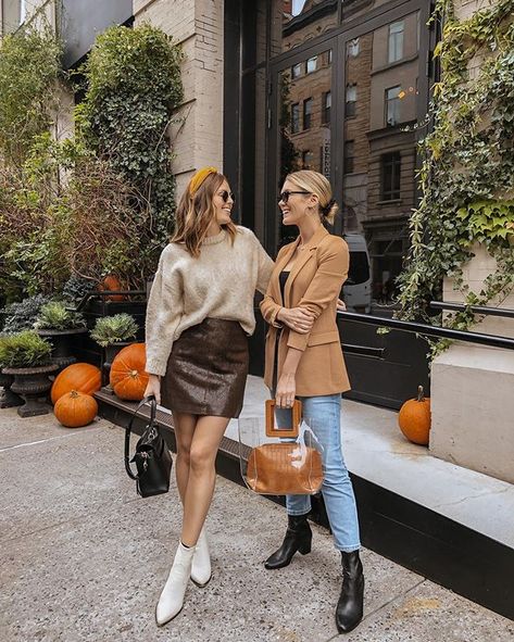 Charlotte Bridgeman (@charlottebridgeman) • Instagram photos and videos Ankle Boots Fall, Best Ankle Boots, Blair And Serena, Australia Fashion, Anine Bing, Blazer Outfits, Boots Fall, Round Up, Time Of The Year