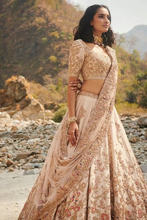 45+ White Lehengas with Price Perfect for the Ethereal Royal Look on Your Wedding Day White Bridal Lehenga, Silk Bridal Lehenga, Dolly J, Gold Lehenga, White Lehenga, Raw Silk Lehenga, Wedding Lehenga Designs, Pink Lehenga, Indian Bridal Dress