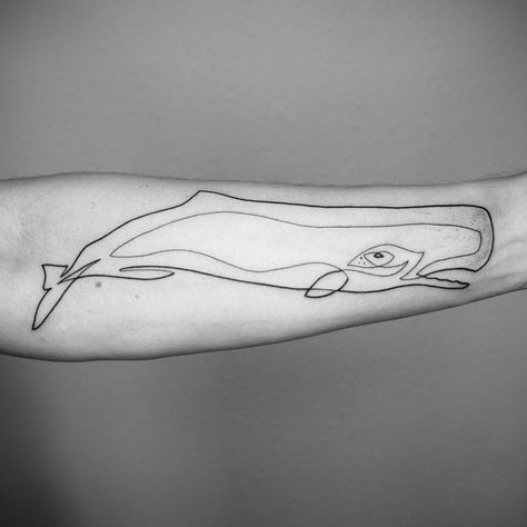 Iranian-German artist creates one of a kind continuous line tattoos Humpback Whale Tattoo, Continuous Line Tattoo, Mo Ganji, Whale Tattoo, One Line Tattoo, Single Line Tattoo, Whale Tattoos, Best Tattoo Ideas, Modern Tattoos