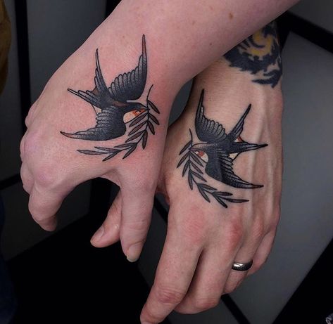 Ring Tattoo Designs, Couple Tattoo Ideas, Best Couple Tattoos, Matching Tats, Sleeve Tattoos For Guys, Hand And Finger Tattoos, Half Sleeve Tattoos For Guys, Bird Tattoos, Couple Tattoo