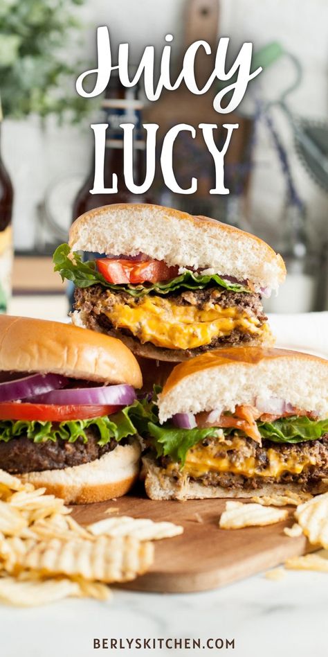 Juicy lucy burgers on a cutting board. Juicy Lucy Burger Recipe, Juicy Lucy Burger, Grilled Burger Recipes, Easy Burger Recipe, Broccoli Dishes, Best Burger Recipe, Juicy Lucy, Easy Grilling Recipes, Healthy Burger