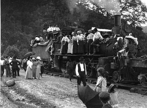 Hazard is another Kentucky coal town that continues to have ties to the industry today. Hazard Kentucky, Harlan County, Perry County, Lee County, My Old Kentucky Home, Mountain Living, Appalachian Mountains, Coal Mining, Closer To Nature