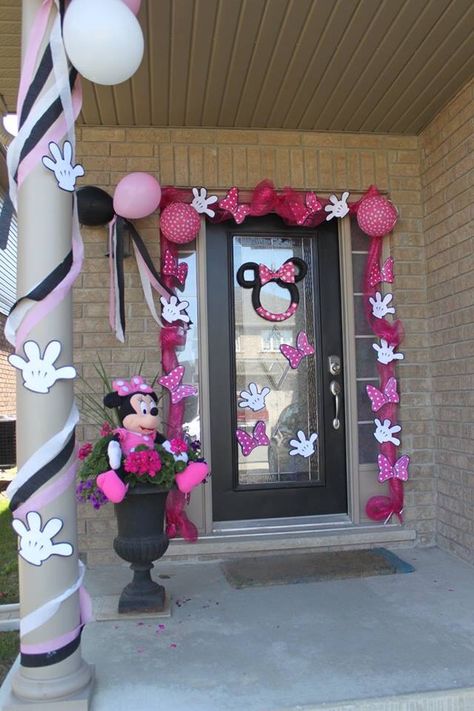 My Minnie party front door. Minnie Mouse 1st Birthday Party Ideas Diy, Minnie Mouse 2nd Birthday Party Decoration, Outside Minnie Mouse Birthday Party, Minnie Mouse House Party Birthday Ideas, Minnie Second Birthday, Minnie Mouse Birthday Party Ideas 1st Decoration Backdrops, Minnie Mouse Birthday Party Ideas 2nd Decorations, Minnie Mouse Door Decoration, Diy Minnie Mouse Decorations