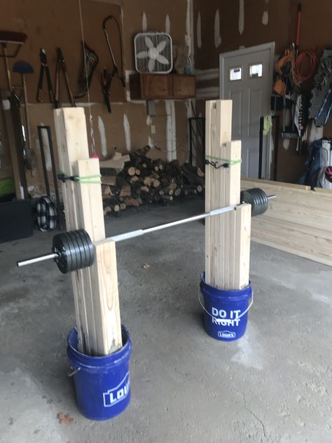 Gym Casero Ideas, Diy Bench Press, Squat Rack Diy, Diy Squat Rack, Homemade Workout Equipment, Homemade Gym, Homemade Gym Equipment, Home Made Gym, Diy Gym Equipment