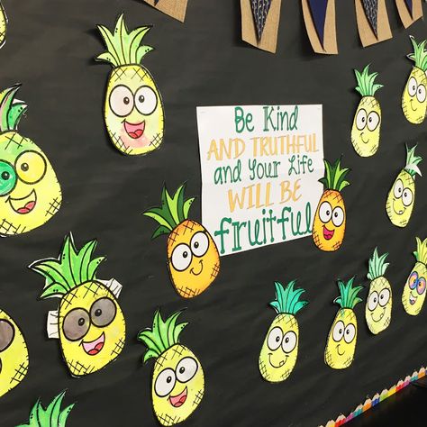 Pineapple Summer Bulletin Board - Mrs. B's Beehive Pineapple Classroom Decor, Summer Theme Classroom, Summer Decorations For Classroom, Summer Bulletin Boards For Daycare, Tropical Classroom Theme, Pineapple Craft, Pineapple Classroom, Summer Bulletin Board, Tropical Classroom