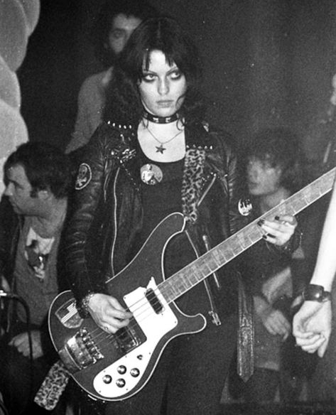 Gaye Advert, 80s Rock Aesthetic, Punks 70s, Rock And Roll Girl, 70s Punk, 90s Punk, Rock Aesthetic, Arte Punk, Women Of Rock