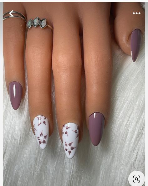 Mauve Floral Nails, Mother’s Day Nails, Purple And White Nails, Purple Manicure, Tips Nails, Nails 2023, Soft Purple, Manicure Y Pedicure, Nail Sizes