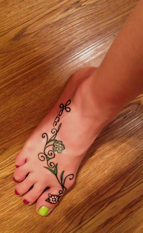 Vine Foot Tattoos, Tattoos Bible, Toe Ring Tattoos, Vines Tattoo, Cute Foot Tattoos, Toe Tattoos, Tattoo Designer, Tattoo Foot, Vine Tattoo