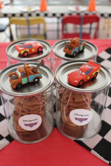 Hot Wheel Theme Party Favors, Car Theme Return Gifts, Car Themed Party Favors, Disney Cars Party Favors, Cars Cookies, Disney Cars Birthday Party Ideas, Birthday Party Return Gifts, Hot Wheels Themed Birthday Party, Cars Birthday Party Ideas