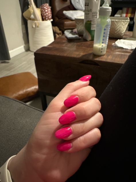 Magenta Aura, Aura, Nails