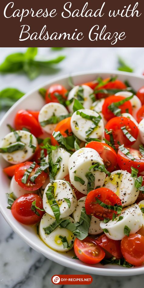 Enjoy a delicious Caprese Salad with cherry tomatoes, mozzarella, and a rich balsamic glaze. A simple yet elegant dish for your table. Caprese Lunch, Caprese Salad Dressing, Christmas Caprese, Cherry Tomatoes Salad, Tomato Caprese Salad, Tomato Mozzarella Salad, Balsamic Drizzle, Tomato Caprese, Caprese Recipes