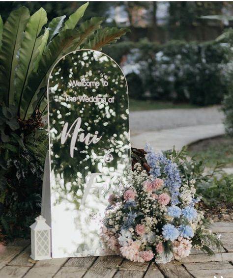 Welcome Sign Wedding Mirror, Engagement Theme, Pastel Blue Wedding, Mirror Decorations, Mirror Wedding Signs, Outdoor Wedding Backdrops, Engagement Themes, Photobooth Backdrop, Mirror Wedding