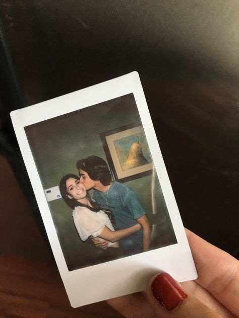 #poses #polaroid #boyfriend #instagram #posesinstagram Poloroid Pictures Ideas, Polaroid Picture, Photo Polaroid, Instax Photos, Romantic Ideas, Polaroid Photo, Polaroid Pictures, Goals Pictures, Polaroid Photos