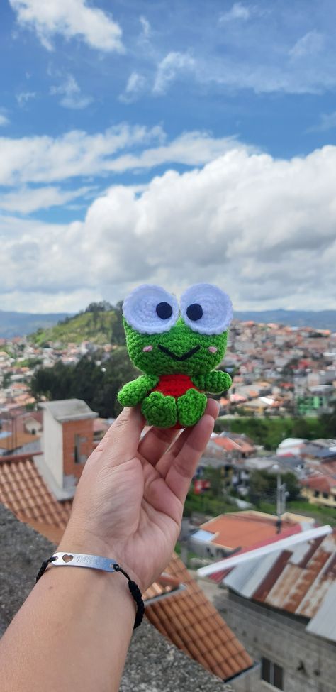 Crochet Kerropi, Crochet Keroppi, Keroppi Crochet, Fluffy Yarn, Crochet Things, Crochet Stitches For Beginners, Plush Pattern, Diy Crochet Projects, Profile Pictures