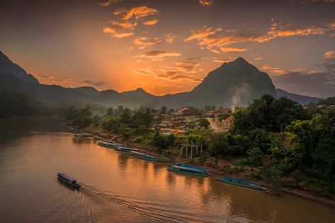 Laos Aesthetic, Laos Landscape, Traveling Asia, Laos Travel, Perfect Days, Vientiane, Luang Prabang, Buddhist Temple, Tourist Spots