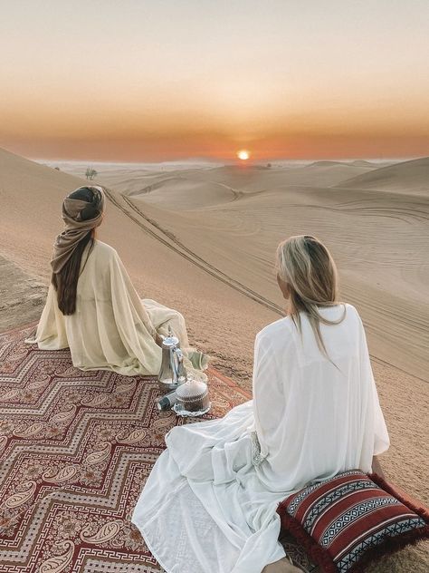 Desert Look Dubai, Grand Mosque Abu Dhabi Outfit, Abu Dhabi Outfits, Desert Outfit Ideas Dubai, Abu Dhabi Aesthetic, Desert Outfit Ideas, Arab Desert, Abu Dhabi Desert, Egypt Outfits