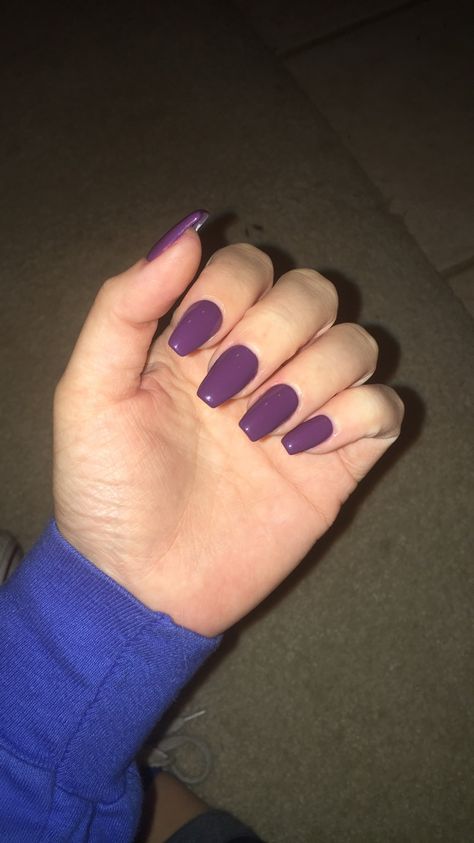 Purple coffin acrylic nails Coffin Dark Purple Nails, Dark Purple Nails Acrylic Short, Nails Dark Purple, Purple Coffin Nails, Dark Purple Nails Acrylic, Dark Purple Acrylic Nails, Matte Purple Nails, Halloween Nail Art Easy, Dark Purple Nails