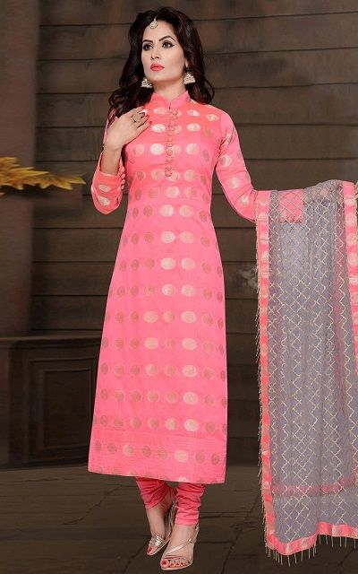 Churidar Dresses Designs Chudidhar Poses, Suit Neck Designs Indian, Nataya Dress, Suit Neck Designs, Suit Neck, Silk Kurti Designs, New Kurti Designs, Churidar Designs, Designer Kurti Patterns