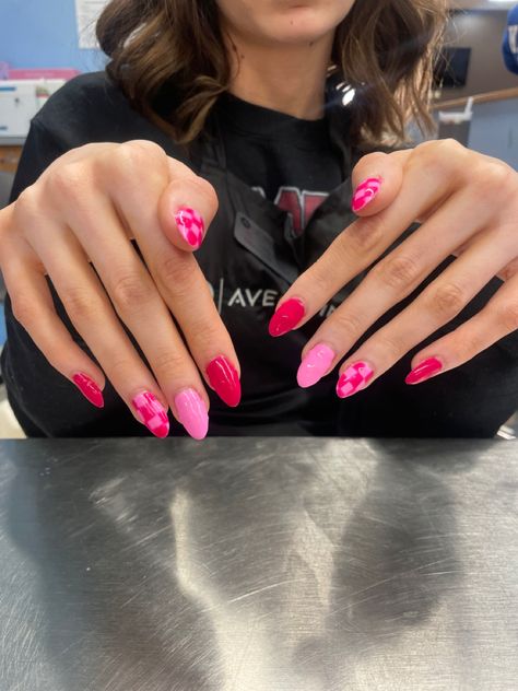 Red And Pink Checkered Nails, Pink Checkerboard Nails, Hot Pink Checkered Nails, Fun Coffin Nail Ideas, Pink Fancy Nails, Checkered Nail Ideas, Nail Designs Checkered, Red Checkered Nails, Pink Checkered Nails