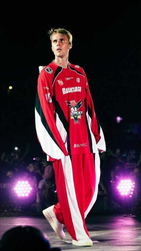 justin bieber performing at Formula 1 Grand Prix in Saudi Arabia 2021 Hockey Outfits, Moon Board, All About Justin Bieber, Art Outfit, Famous Outfits, I Love Justin Bieber, Love Justin Bieber, Outfit Look, Fashion Line