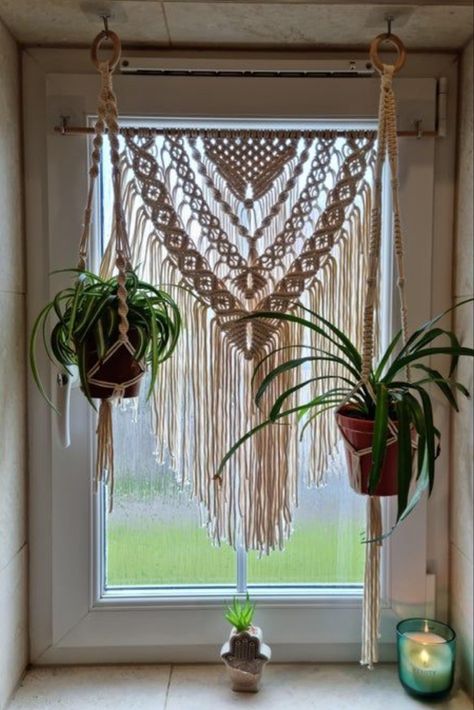 Macrame Curtain, Macrame Hanging, Macrame Plant Hangers, Macrame Ideas, Macrame Decor, Macrame Art, Macrame Projects, Macrame Design, Macrame Patterns