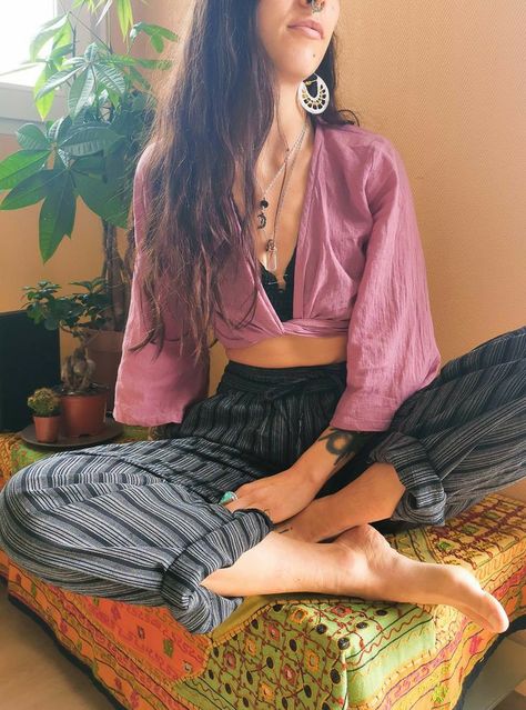 Hippie Style Outfits, Looks Hippie, Moda Hippie, Mode Hippie, Pj Bottoms, Drawstring Trousers, Earthy Outfits, Estilo Hippie, Festival Looks