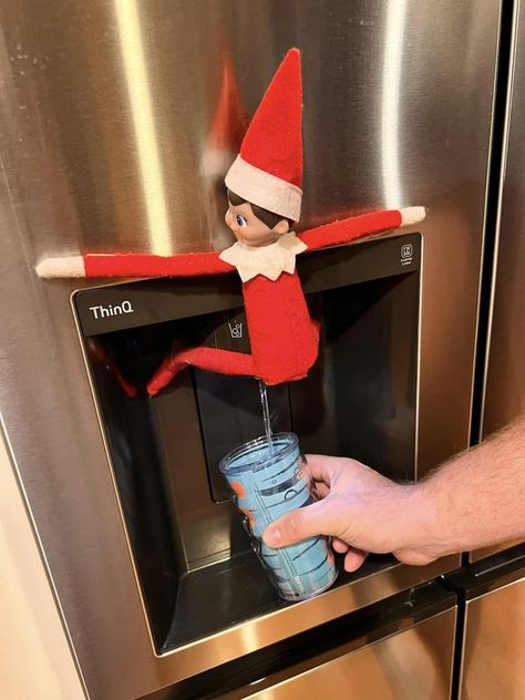 Elf On The Shelf Pet Ideas, Christmas Card Photo Ideas, Elf Ideas Easy, Bad Elf, Taylor Swift Christmas, Elf Kit, Awesome Elf On The Shelf Ideas, Elf Activities, Xmas Elf