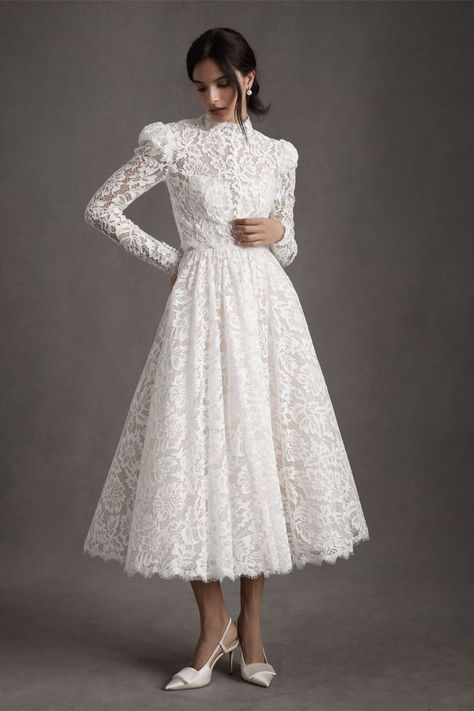 Vintage lace wedding gown for your fall wedding day. #weddingoutfit #weddingdresses #affordbaleweddinggown #bridalgown Autumn Wedding Dresses, Long Sleeve Lace Wedding Dress, Sleeve Lace Wedding Dress, Short Bridal Dress, Colored Wedding Dress, Short Sleeve Wedding Dress, High Neck Wedding Dress, White Wedding Gowns, Rehearsal Dinner Dresses