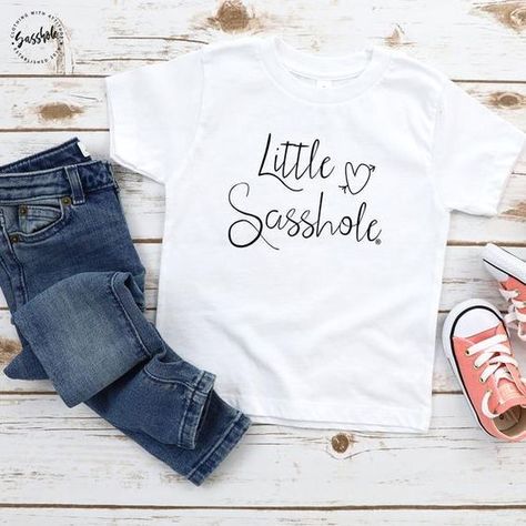 A hilarious idea for a kid's shirt! Toddler Girl Shirt Ideas, Shania Shirts, Cricut Toddler Shirt Ideas Girl, Toddler Shirts Vinyl, Toddler Shirt Ideas, Toddler Tshirt Ideas, Cricket Shirts, Family Clothes, Funny Toddler Shirt