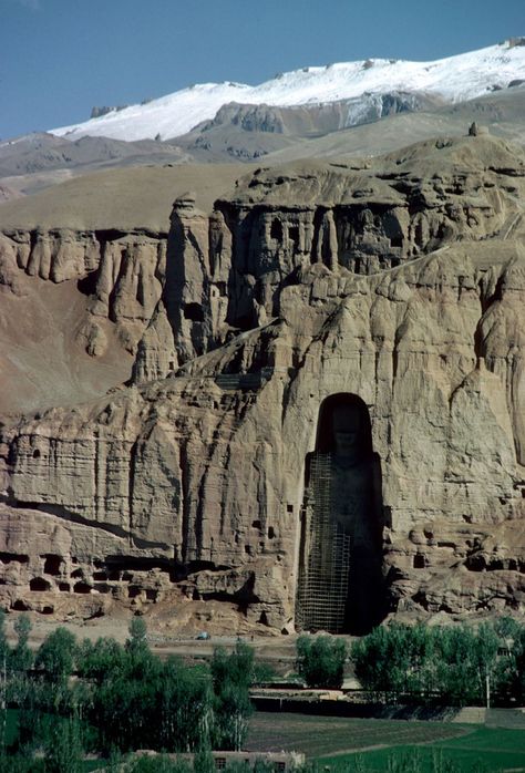 Afghanistan Bamiyan, Bamiyan Buddhas, Hindu Kush, One Note, Landlocked Country, Ancient Mysteries, Antique Carpets, Ancient Aliens, Scaffolding