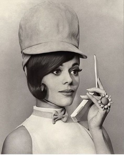 Happy de groovy bday to @theladymisskier! 💓 #icon Lady Miss Kier, Women Musicians, Fashion Headbands, Beauty And The Beat, Paolo Roversi, Fashion 90s, Women In Music, Photoshoot Inspo, Fashion Today