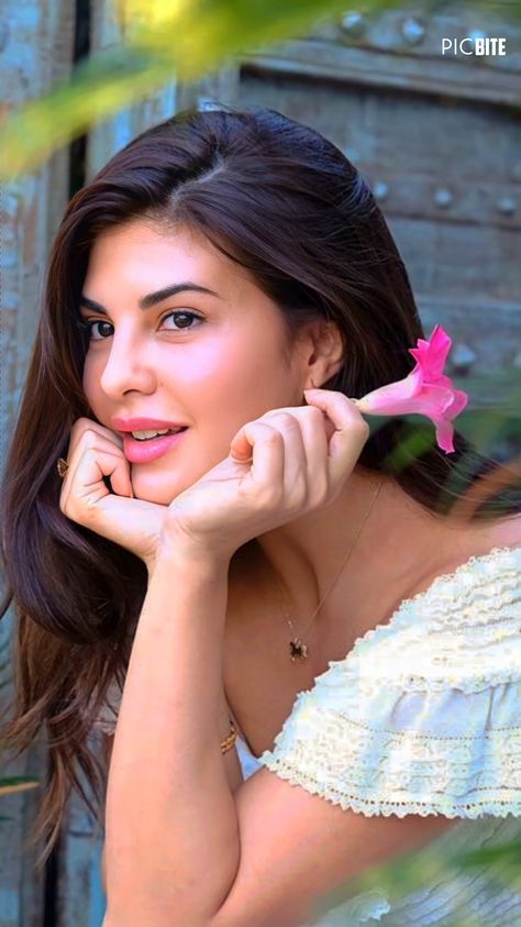 Jacqueline Farnandis, Photoshoot Pics, Childhood Photos, Jacqueline Fernandez, Bollywood Actors, Bollywood Celebrities, Aesthetic Girl, Bollywood Actress, Celebrity News