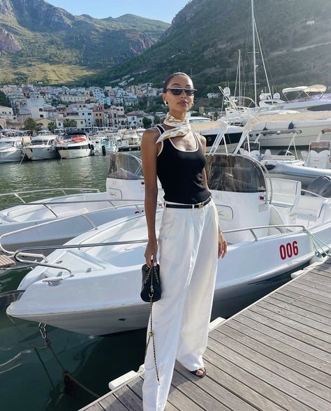 At Tropez Outfit, French Riviera Style Outfits Summer, Amalfi Coast Aesthetic Outfit, Humidity Outfit Summer, Saint Tropez Outfits Summer, Saint Tropez Aesthetic Outfit, Monaco Summer Outfits, St Tropez Aesthetic Outfit, Amalfi Outfits Summer